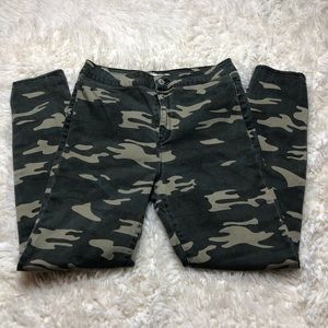 『camo forever 21 pants』